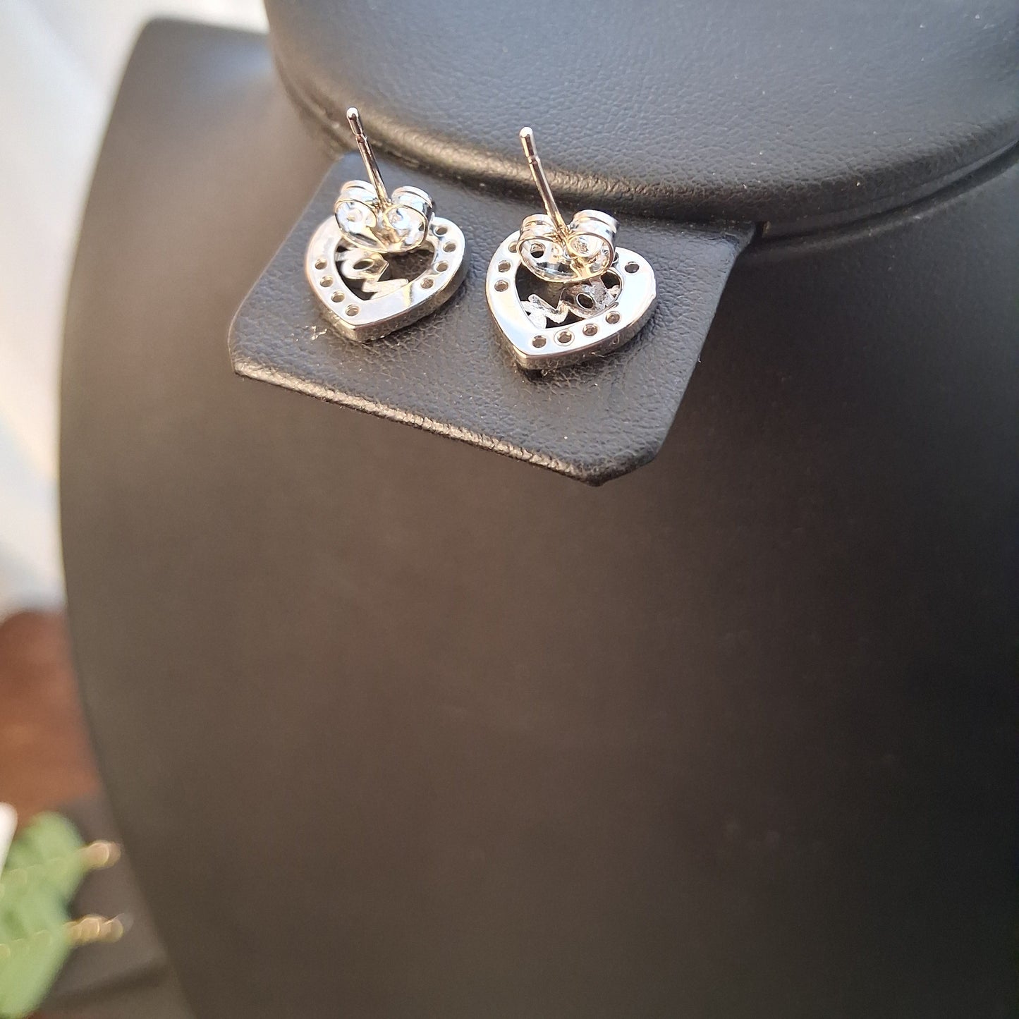 18k White Gold Love Earrings